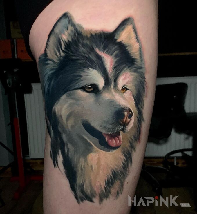 Tattoo Portret psa in animals motif and realistic style on the thigh