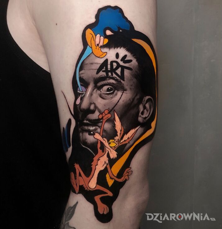 Tatuaż salvador dalí  struś pędziwiatr kaczor daffy w motywie fantasy i stylu graffiti na ręce