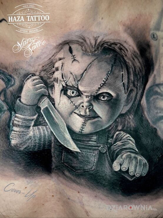 Tatuaż chucky tatuaż cover up w motywie mroczne i stylu realistyczne na klatce