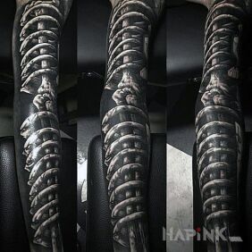 Tattoo Other bones on the upper arm motif: 3D style: realistic