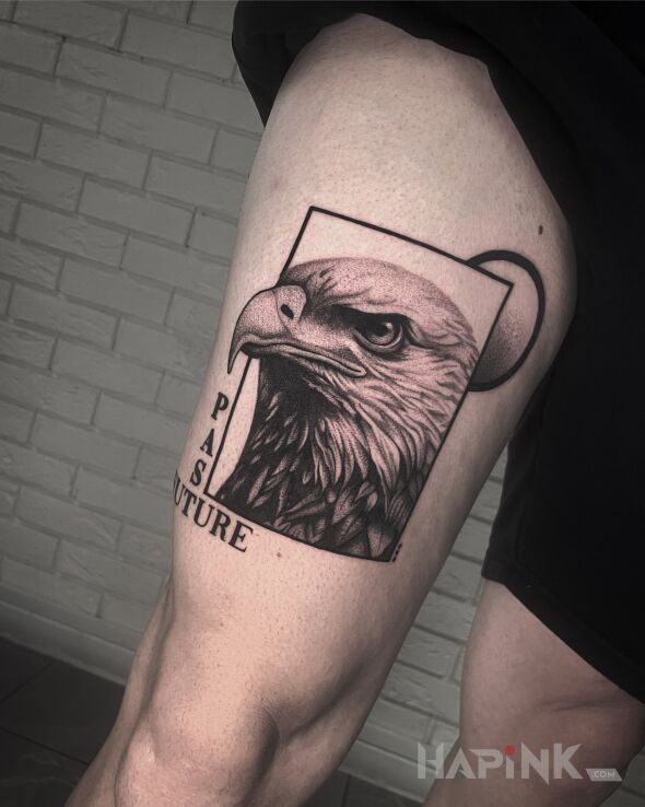 Tattoo Graficzny orzeł. in animals motif and graphic / illustrative style on the leg