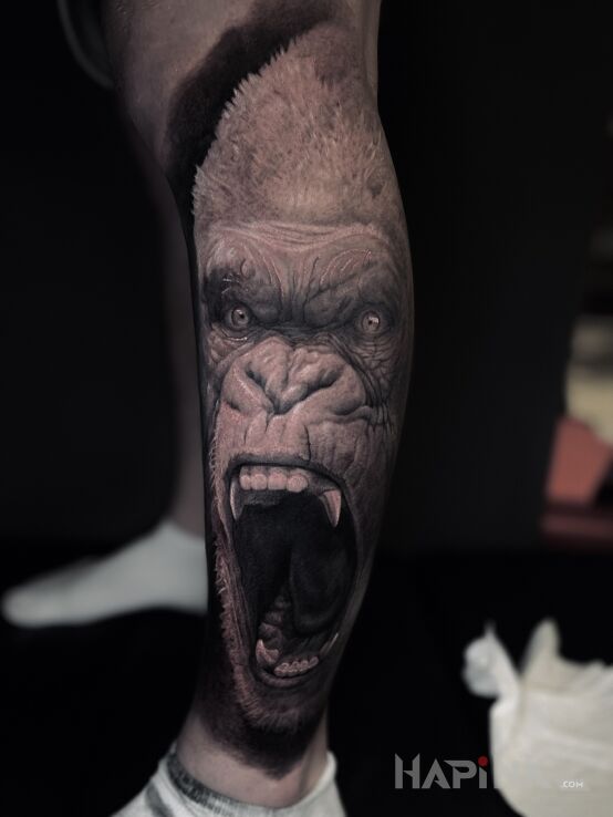 Tattoo 🦍 Nieograniczone możliwości sztuki na skórze! 🦍 in animals motif and realistic style on the calf