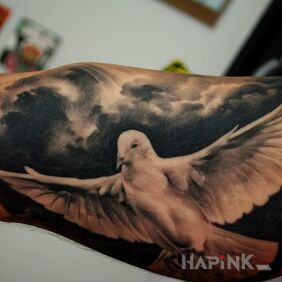 Tattoo Golab on the upper arm motif: animals style: realistic