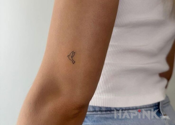 Tattoo Ptaszek in małe motif and minimalistic style On the arm