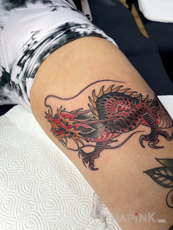 Tattoo 🐉💥Smok🐉💥 in fantasy motif and japanese / irezumi style on the leg