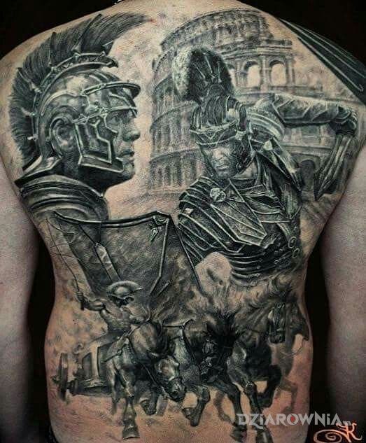 Tatuaż rzymianie w motywie 3D i stylu realistyczne na plecach