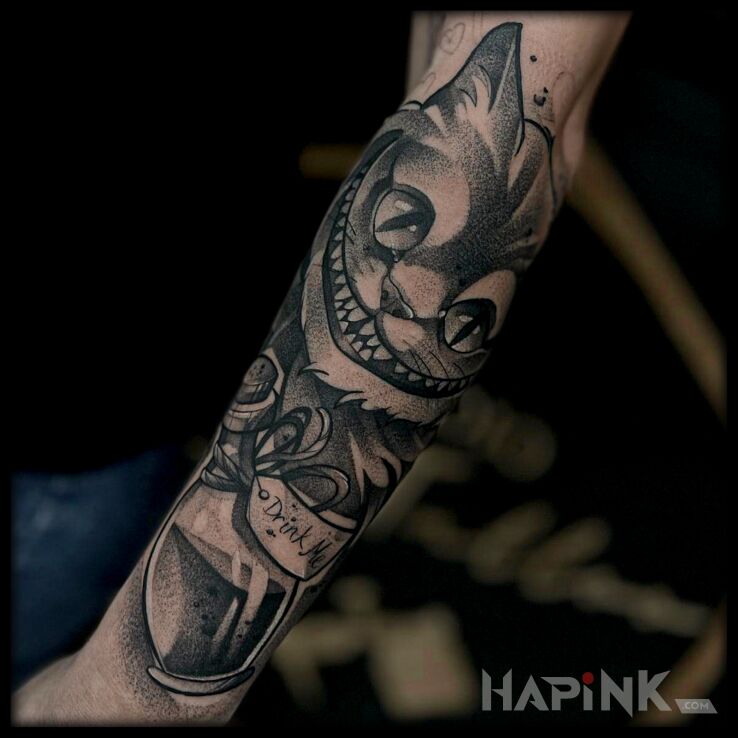 Tattoo Kot z Alicji w krainie czarów in objects motif and graphic / illustrative style On the arm