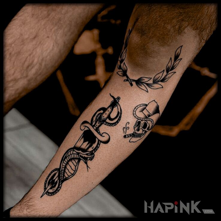 Tattoo Oldschoolowe wrzutki in skulls motif and oldschool style on the tibia