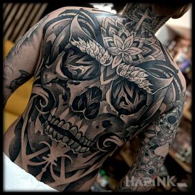 Tattoo Big skull on the whole back on the back motif: fantasy style: graphic / illustrative