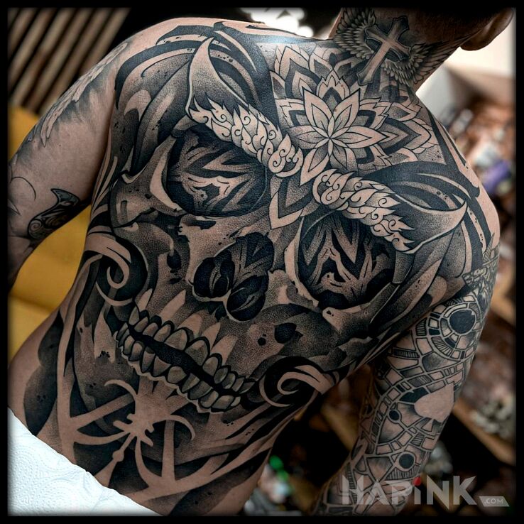 Tattoo Duża czacha na całe plecy in fantasy motif and graphic / illustrative style on the back