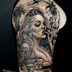 Tatuaż Laska z cadilacem na ręce motyw: motoryzacja styl: chicano