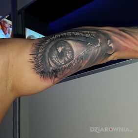 Tatuaż Oko na ramieniu motyw: 3D styl: realistyczne
