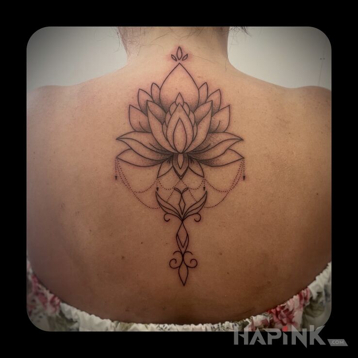 Tattoo MANDALA FLOWER LOTUS in mandalas motif and contour / linework style on the back