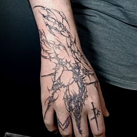 Tattoo DENSE NEO TRIBAL on the fingers motif: dark