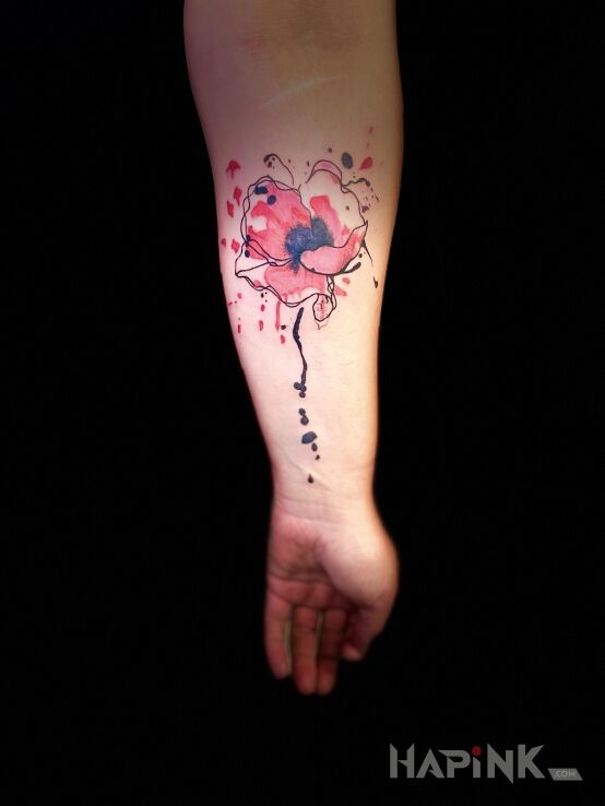 Tattoo Maczek in floral motif and graphic / illustrative style on the forearm