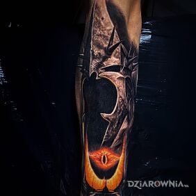 Tatuaż Witchking of Angmar na ręce motyw: postacie styl: realistyczne