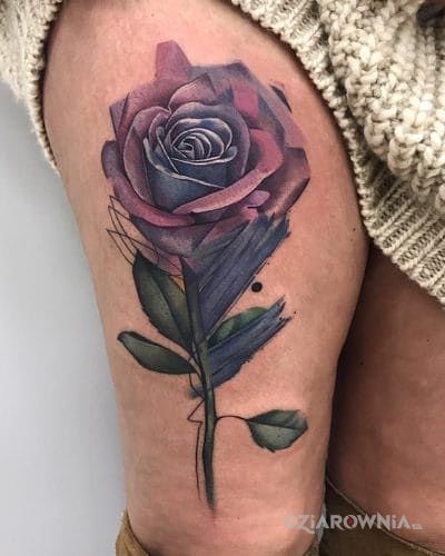 Tatuaż piekny kwiat w motywie kwiaty i stylu realistyczne na nodze