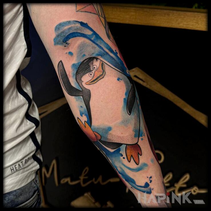 Tattoo Skipper z "Pingwiny z Madagaskaru" in animals motif and Watercolor style On the arm
