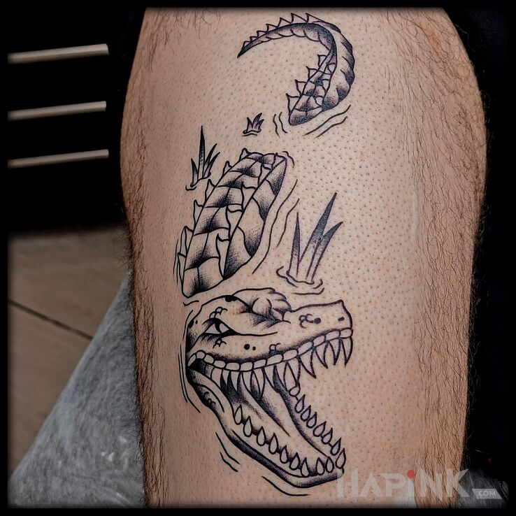 Tattoo Patrz szwagier forfiter, piękny it's beautiful in black and gray motif and oldschool style on the thigh