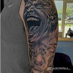 Tatuaż Diabelny cover na ręce motyw: demony styl: realistyczne