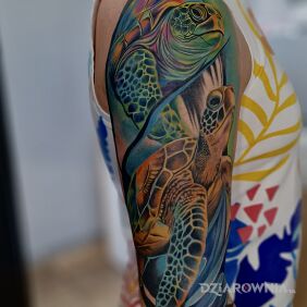 Tatuaż Żółwie kolor na ręce motyw: zwierzęta styl: realistyczne