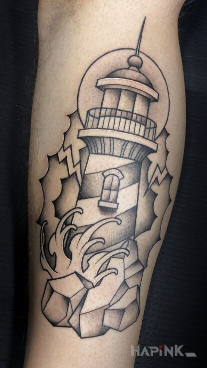Tattoo Oldschool Latarnia in black and gray motif and graphic / illustrative style on the calf