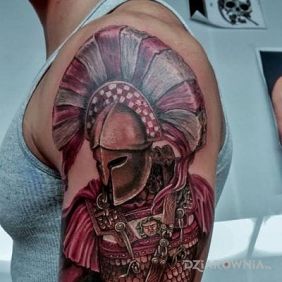 Tatuaż Pretorianin na ramieniu motyw: 3D styl: realistyczne