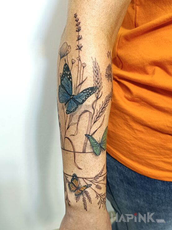 Tattoo Polna łąka in animals motif and graphic / illustrative style on the forearm