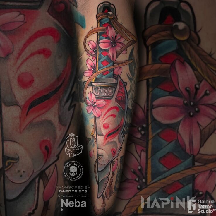 Tattoo Japoński motyw ze sztyletem i maską in animals motif and graphic / illustrative style on the calf