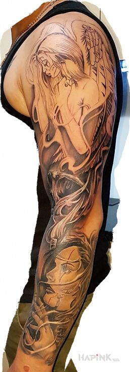 Tattoo Cd rekaw in sleeves motif on the forearm