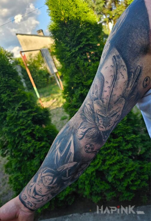 Tattoo Dragon ball rękaw przód in dragons motif and cartoon / comic book style on the forearm