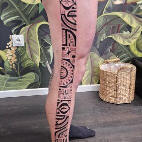 Tattoo Polynesian Leg Tattoo on the leg motif: black and gray style: Polynesian