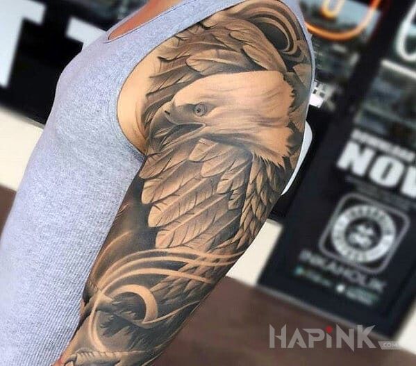 Tattoo Orzeł in 3D motif and realistic style on the upper arm