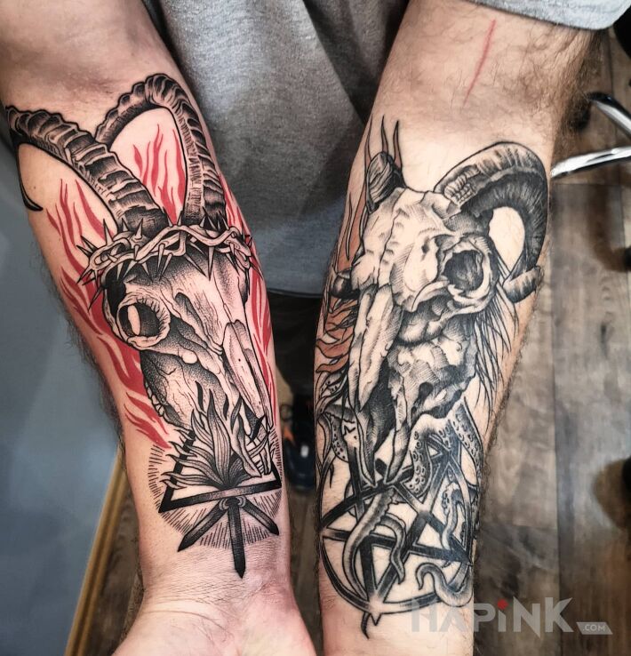 Tattoo Dwie rogate czachy in black and gray motif and graphic / illustrative style on the forearm