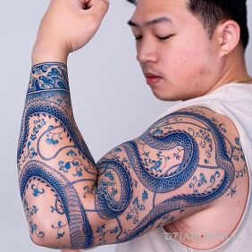 Tatuaż Siła niebieskiego smoka na barku motyw: fantasy styl: japońskie / irezumi