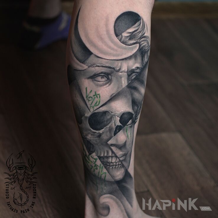 Tattoo Martwy w środku in black and gray motif and realistic style on the calf