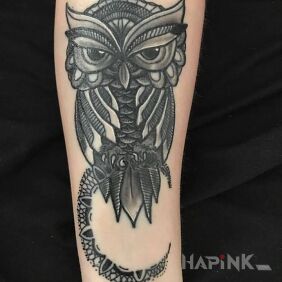 Tattoo Owl on the forearm motif: animals