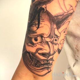 Tattoo Japanese Mask (beginning of the sleeve) On the arm motif: faces style: japanese / irezumi