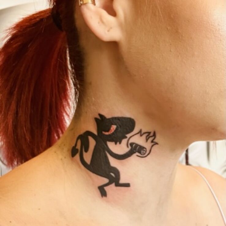 Tattoo Diabełek na szyi in funny motif and graphic / illustrative style on the neck