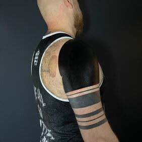 Tattoo Blackwork shoulder On the arm style: blackwork / blackout
