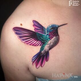 Tattoo Microrealistic hummingbird on the chest motif: 3D style: realistic
