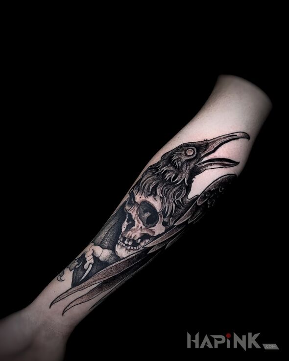 Tattoo Graphic Raven in black and gray motif and graphic / illustrative style on the forearm