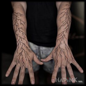 Tattoo Lightning on your hands On the arm motif: other style: contour / linework