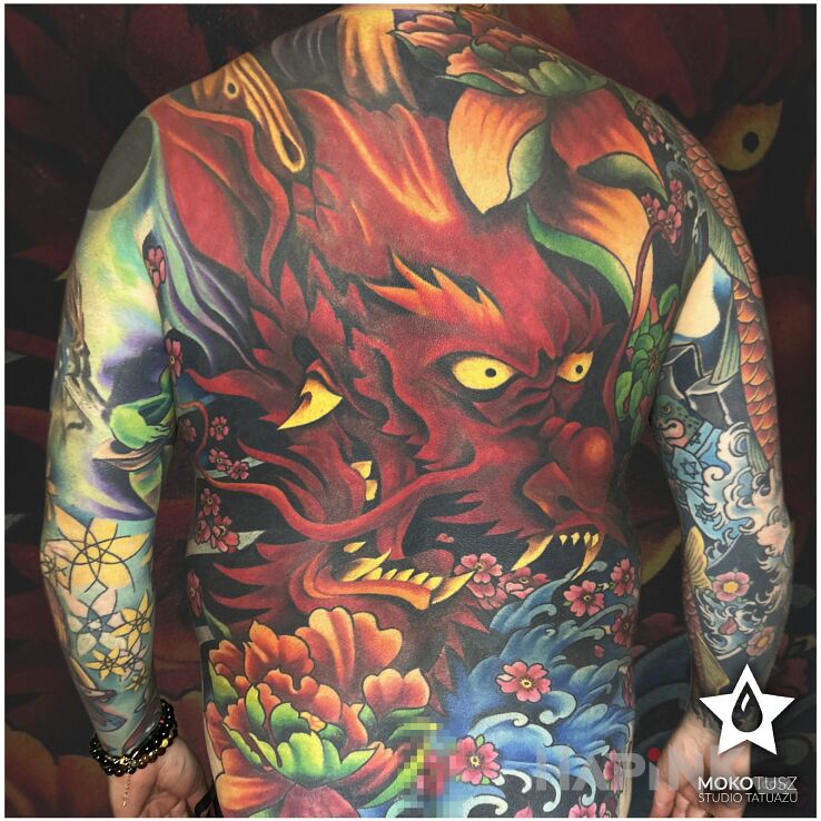 Tattoo Colorful Dragon - a back for men with character! in flowers motif and japanese / irezumi style on the back