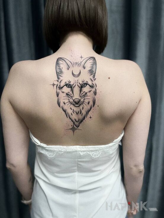 Tattoo Fox from Hi Bozena in black and gray motif and graphic / illustrative style on the back