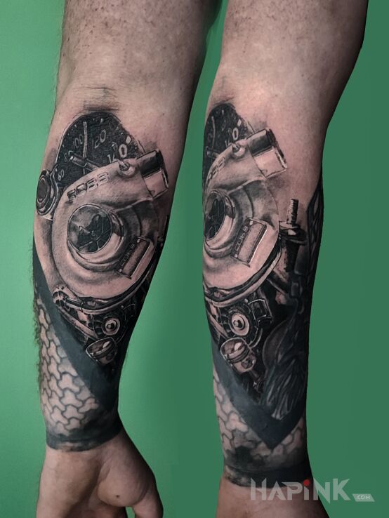 Tattoo Engine Parts in 3D motif and realistic style on the forearm