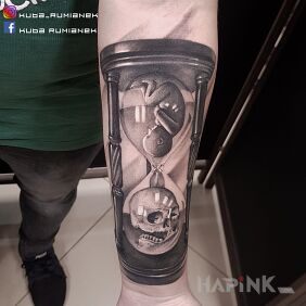 Tattoo Hourglass on the forearm motif: 3D style: realistic