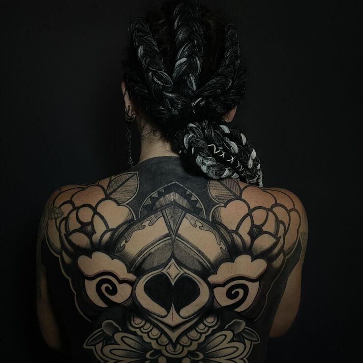 Tattoo Duża kompozycja na całe plecy in flowers motif and geometric style on the shoulder blades