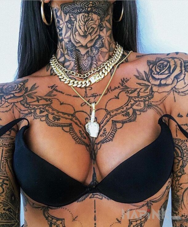 Tattoo Tatuażowa biżuteria in flowers motif and graphic / illustrative style on the shoulder
