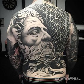 Tatuaż Brodacz na plecach motyw: twarze